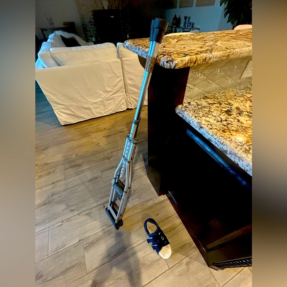 Adjustable Silver Crutch and Support Shoe